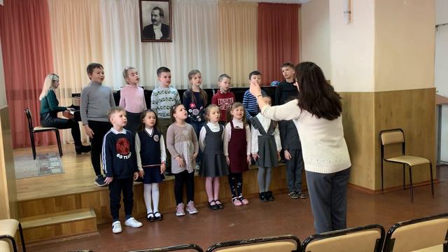 Муз. В.Кожухина сл. И. Мазнина «Простое слово» исполняет хор 1 класса ДШИ им. НН Алмазова смотреть онлайн