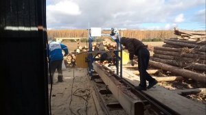 Пилорама ленточная. процесс пиления！ роспуск бревна