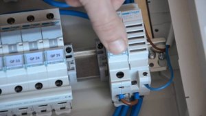 Звучание звонка на DIN-рейку HAGER SU213