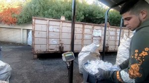 Сдаём бутылки! Сколько можно заработать на сдаче пластиковых бутылок в Америке.