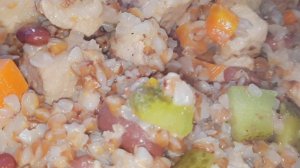 ИНТЕРЕСНАЯ ГРЕЧНЕВАЯ КАША С ОГУРЦАМИ, МЯСОМ И СМЕТАНОЙ. И вкусно и ПП. ЕШЬ И ХУДЕЙ!