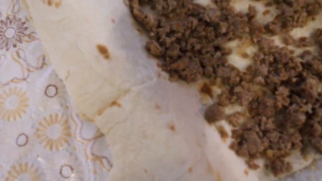 Вкусный мясной пирог из лаваша на скорую руку