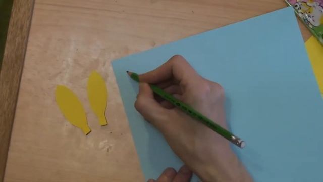 Пасхальный заяц с корзинкой из бумаги. Поделки к Пасхе своими руками.