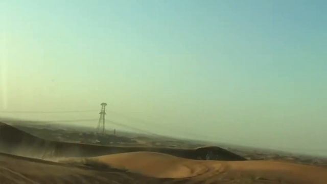 Dunes Bashing with LEXUS LS-400 смотреть онлайн