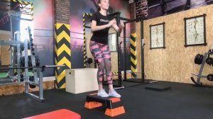 Тренировка на степ-платформе // Step platform exercises
