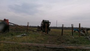 Загон для коров из того, что есть.