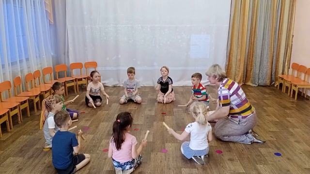 Игра на клавесах "Повтори ритм" смотреть онлайн