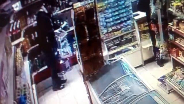 Вор в продуктовом магазине смотреть онлайн