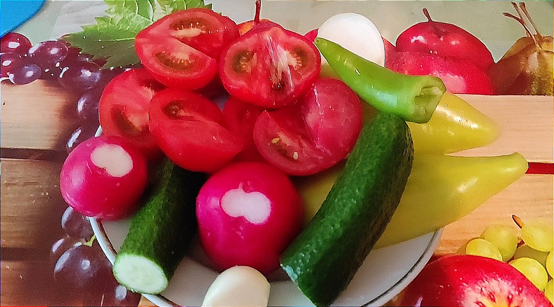 Легкие освежающие салаты с помидорами и огурцами | Зеленый свежий салат из помидор рецепты от мамули