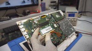 Ноутбук Acer Aspire E5 573 не включается