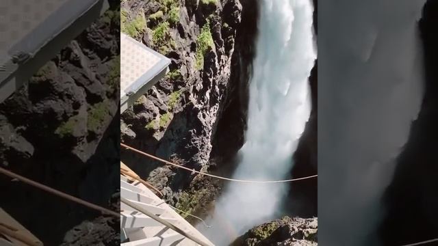 Норвегия, тарзанка в самом глубоком каньоне Северной Европы.