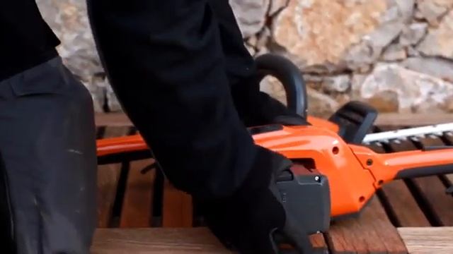 Husqvarna Battery / Accu Power - By Wolfswinkel Groentechniek Hoenderloo смотреть онлайн