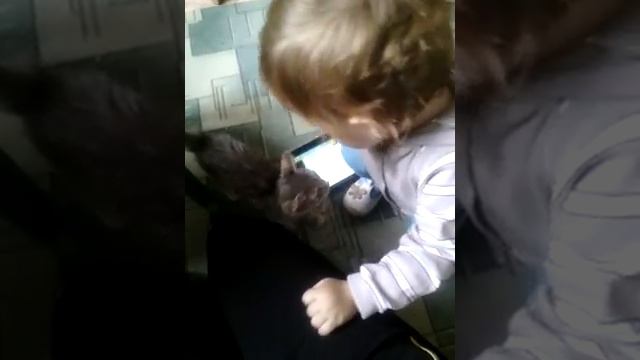 Тайка поёт(8 лет назад)