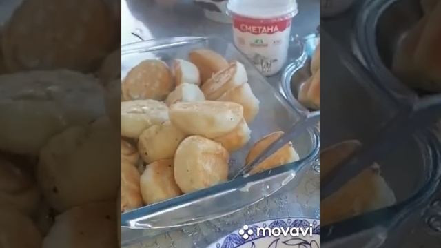 Украинский борщ. Пампушки с чесноком. Пироги. с курицей.? смотреть онлайн