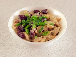 Вкусно и полезно! Белковый салат с курицей и красной фасолью - ПП рецепты