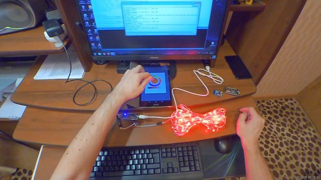 Без монтажа. Принесли NodeMCU и светодиодную ленту, чтобы я заставил её работать смотреть онлайн