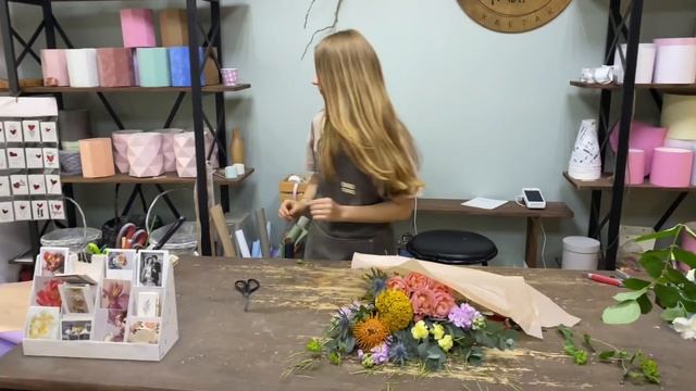 Немного экзотики?/ Упаковка букета/ Шикарный букет с экзотикой и травушкой муравушкой смотреть онлайн