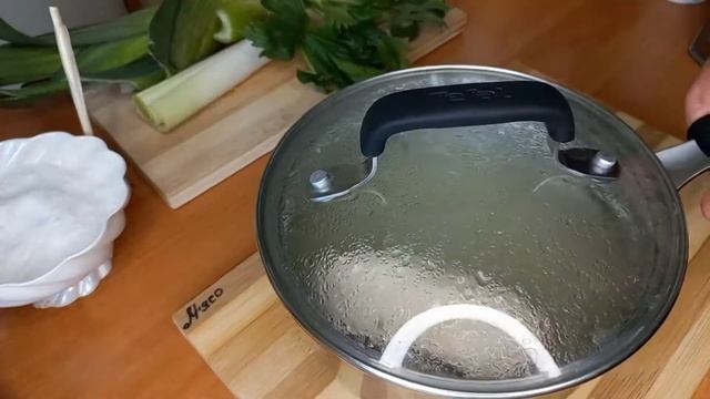 Суп з куркою та пельменями. Нереально смачно та ситно! Суп з селерою та куркою.