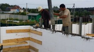Несъемная пенополистирольная опалубка заливка стен 1 этажа