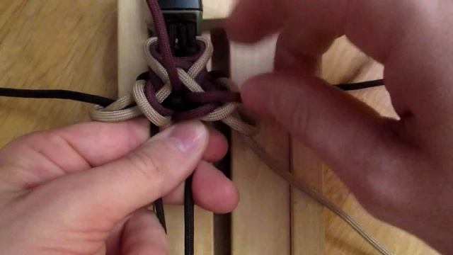 Браслет из паракорда Лев / Leo Paracord Bracelet