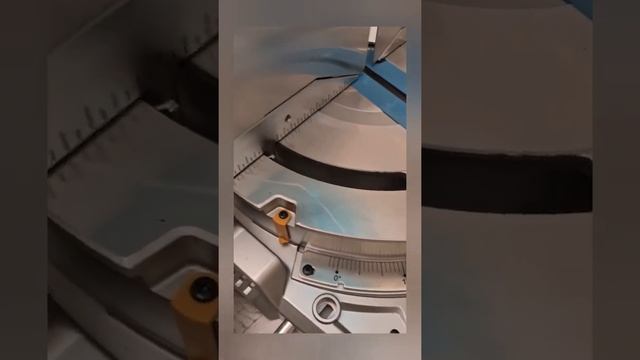 Торцовочная пила Makita LS1219L распаковка от wooden_slivers