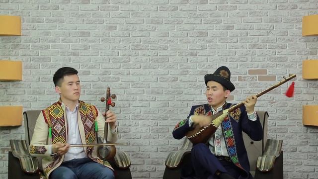 Баксы Мухаммед Торебеков "Саятхан Хамра" дастанинан узинди.