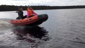 Лодка Angler Reef 360 Triton НД (киль тримаран) на ходовых тестах