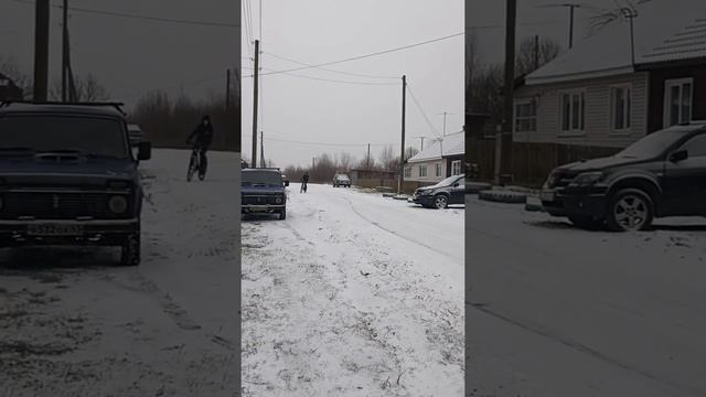 когда в деревне положили новый асфальт ? #велосипед #деревня #питбайк #стант #подпишись #рек #а4