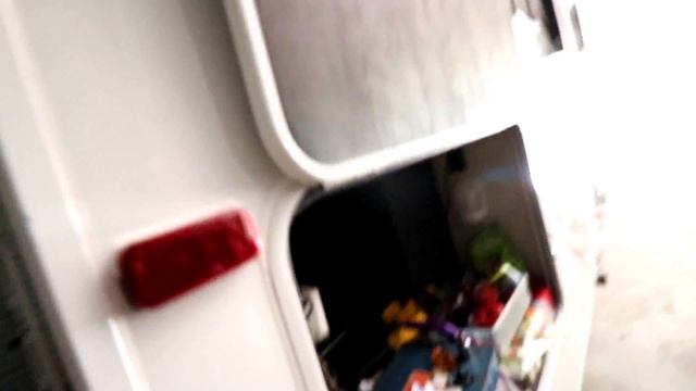 STRUGGLES WITH THE Z28  AND TRAIN HORNS IN A MOTORHOME :O смотреть онлайн