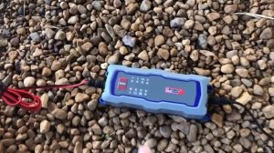 Что делать если зарядное устройство не заряжает сильно разрядившийся аккумулятор ?