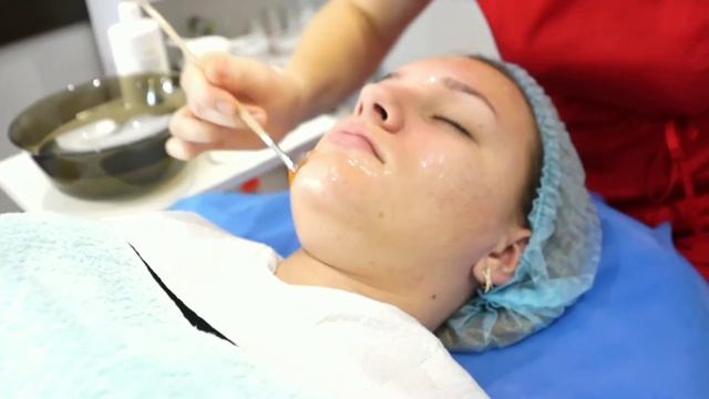 С чего начинается чистка у косметолога? Часть 2. смотреть онлайн