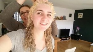 FROM BROWN TO BLONDE | bleaching my hair using L'oreal Colorista Bleach