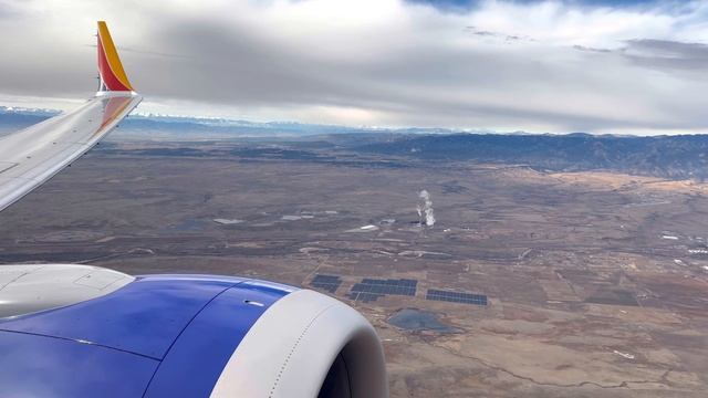 Southwest 737 MAX 8 Arrival into Colorado Springs COSKCOS  Beautiful Mountains Arrival  N8835
