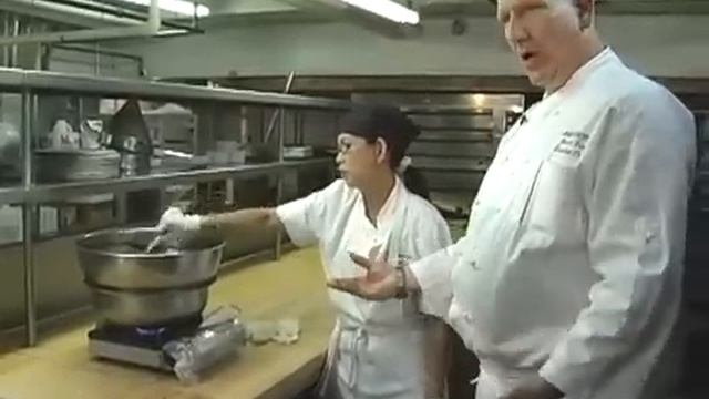 Omni Parker House Original Boston Cream Pie смотреть онлайн