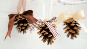 Новогодние поделки из шишек. ? Идеи украшения и декор на Новый год своими руками