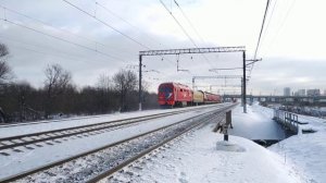 СМ7Н-507 под тягой ТЭП70БС-085 и встречный ЭД4М-0408, пл. Купчино, г.СПб, 11.02.2021г.