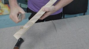 Сравниваем нашу фирменную сталь КН-01 и сталь S390: Невероятные результаты на бруске из ясеня!