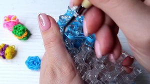 печенье Макарон из резинок на станке. Плетение из резиночек на станке