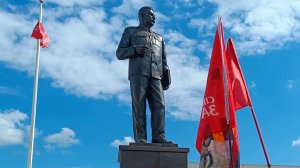 Церемония открытия памятника Генералиссимусу Иосифу Сталину в Великих Луках Псковской области