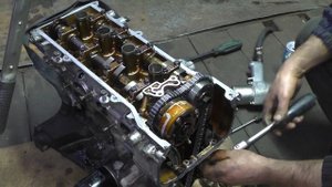 НИССАН Микро дымит очень сильно 1.2 Двигатель CR12