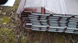 Монтаж подшивки кровли металлическим сайдингом.