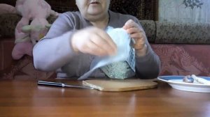 Как быстро натереть чеснок на тёрке не пачкая её. И лайфхак о хрене.