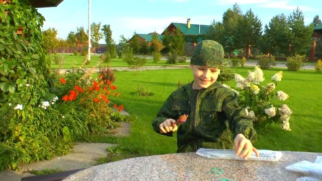 Военный набор и игрушечное оружие для детей Ножи и пистолет игрушки контр страйк Видео для мальчико смотреть онлайн