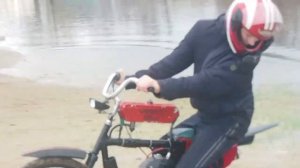 ПОКАТУШКИ на мопеде из бензопилы УРАЛ !