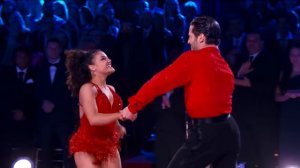 Laurie Hernandez & Val Chmerkovskiy & Maks Chmerkovskiy – Samba- Week 10