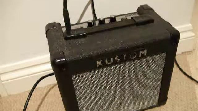 Kustom KGA10 Guitar Amp Demo смотреть онлайн
