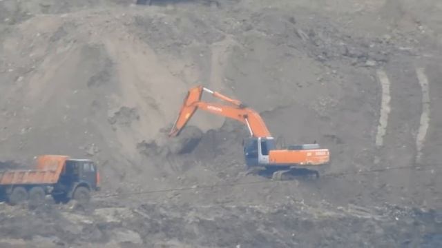 Работы на ж-д подходах к путепроводу двухпутки Керчь.Вид от Альбатроса. смотреть онлайн