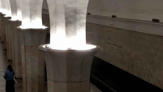 Станция метро "Кропоткинская"