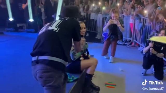 Валя Карнавал на съёмках клипа "Глупенькая девочка". смотреть онлайн