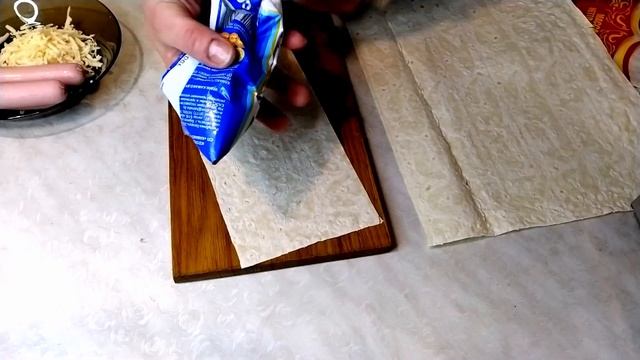 Сосиски в лаваше(очень простой и вкусный рецепт).Попробуйте приготовить!!!! смотреть онлайн